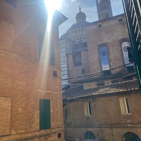 Alla Scala 1746 Siena Bagian luar foto