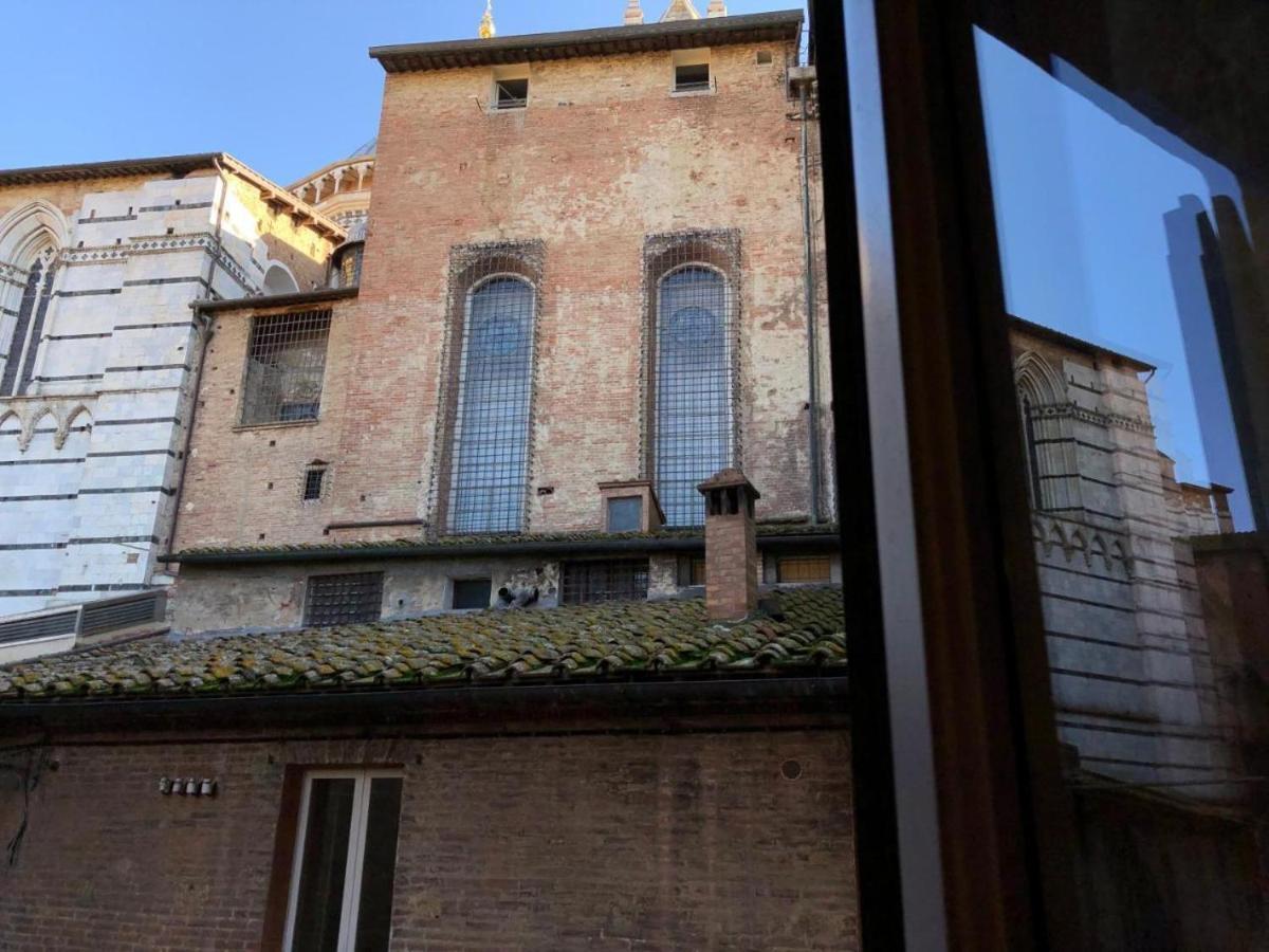 Alla Scala 1746 Siena Bagian luar foto