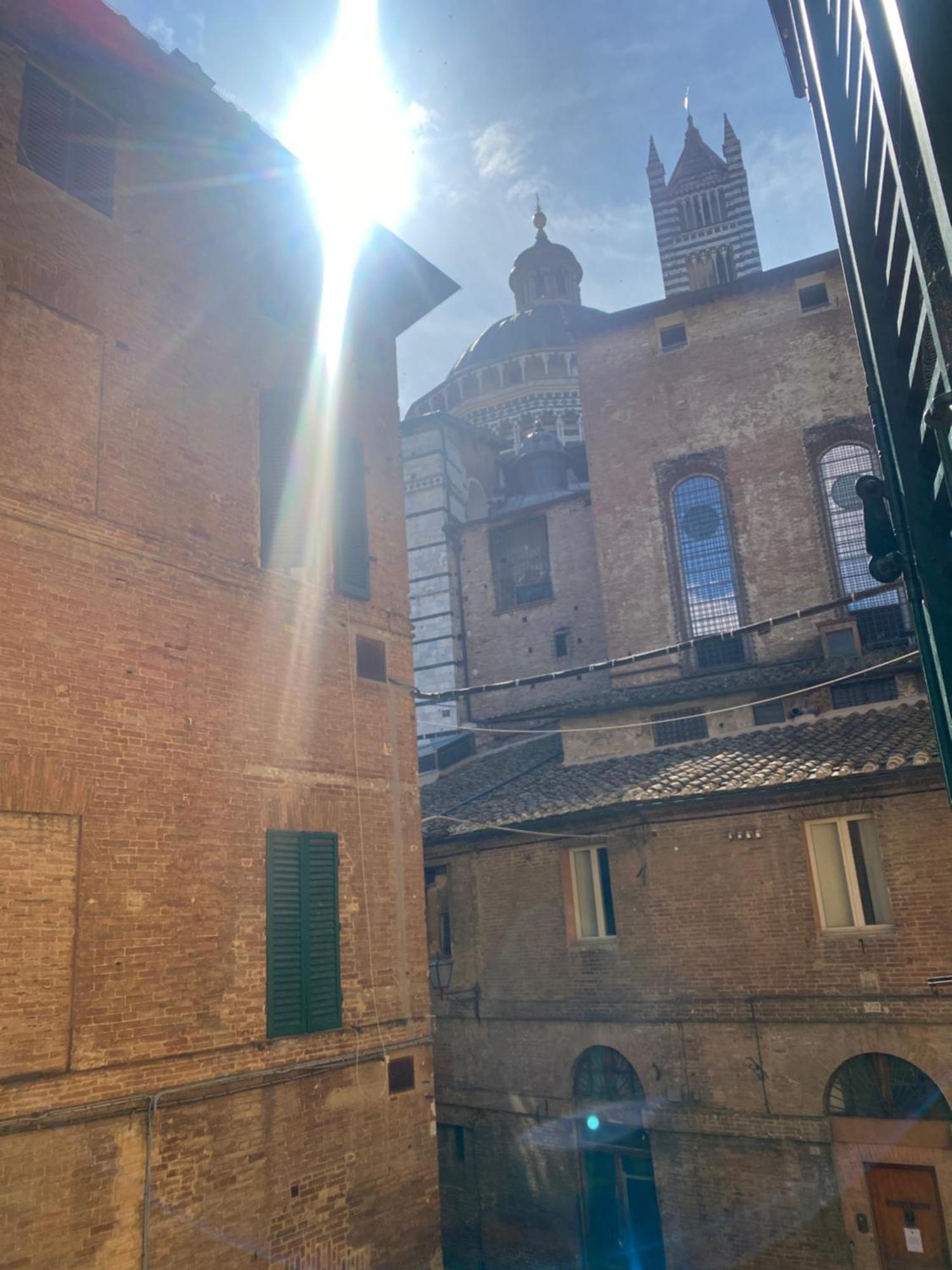 Alla Scala 1746 Siena Bagian luar foto